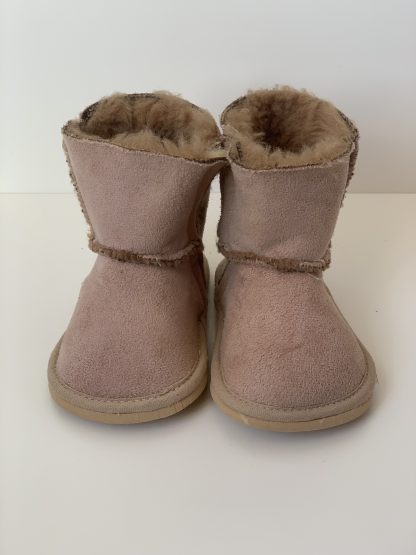 Botita forrada camel Cuquito