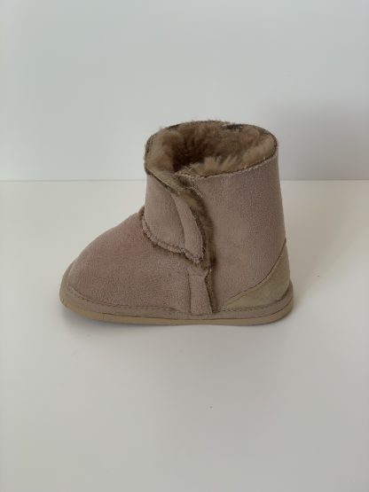 Botita forrada camel Cuquito - Imagen 2