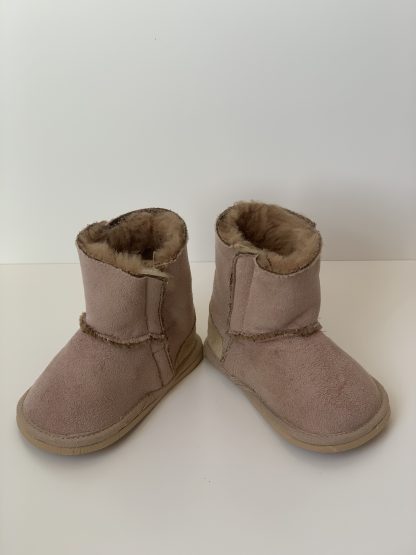 Botita forrada camel Cuquito - Imagen 7