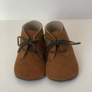 Botita cordones cuero/kaki Quiques