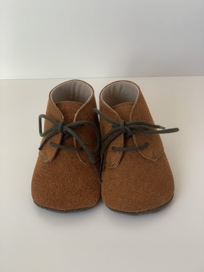 Botita cordones cuero/kaki Quiques